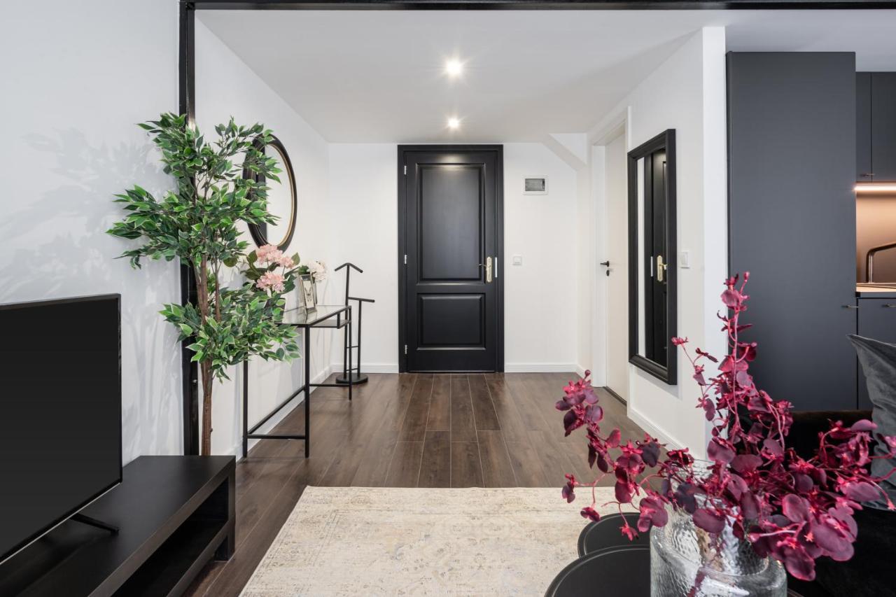E41 - Trendy Boutique Apartments - Prime Spot By Bqa 부다페스트 외부 사진